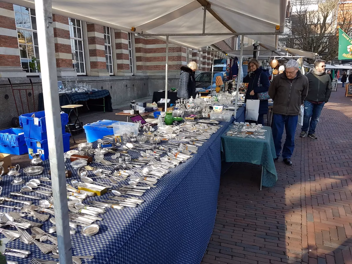 Welke dag is markt Apeldoorn?