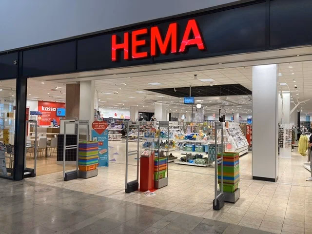 Wat zijn de openingstijden van de winkel in Alexandrium Megastores?